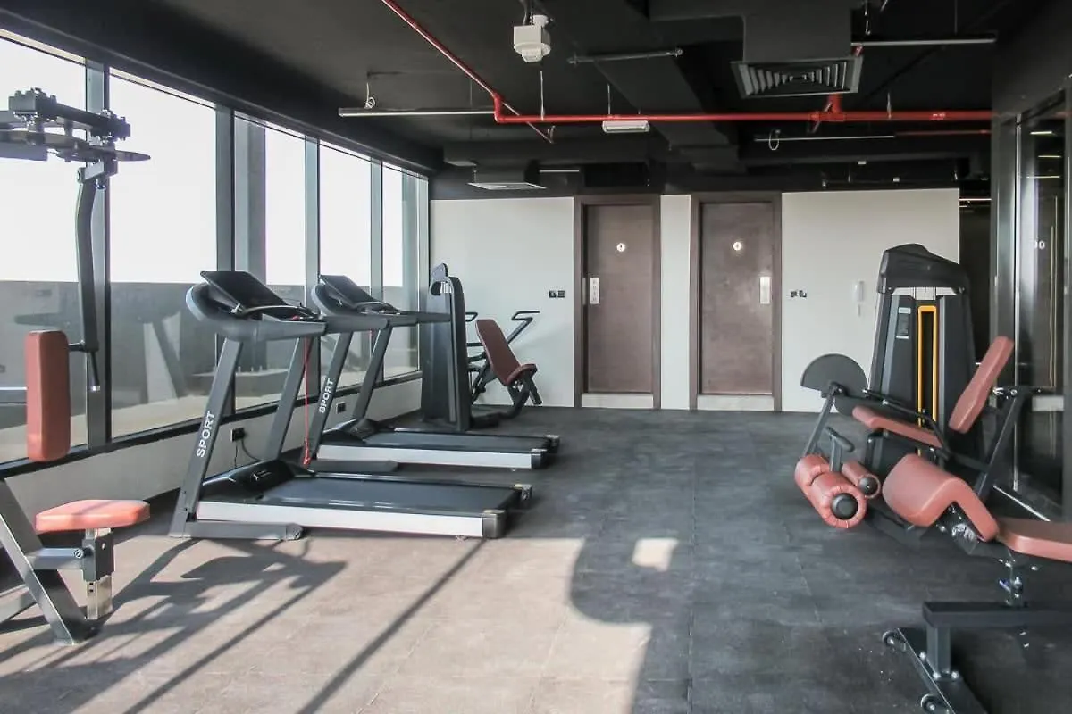 Frank Porter - Majestique Residence Dubai Apartment